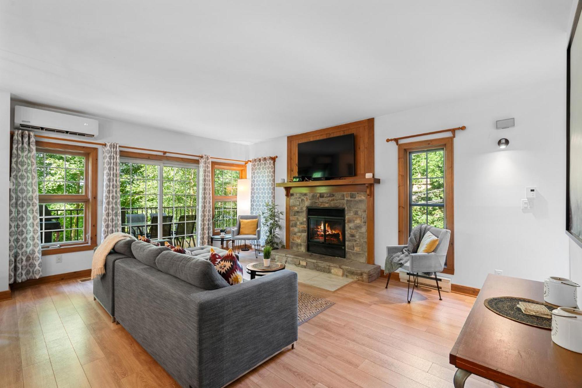 Les Falaises Tremblant - Ski Inout Condo W2Bdrs Mont-Tremblant Eksteriør billede