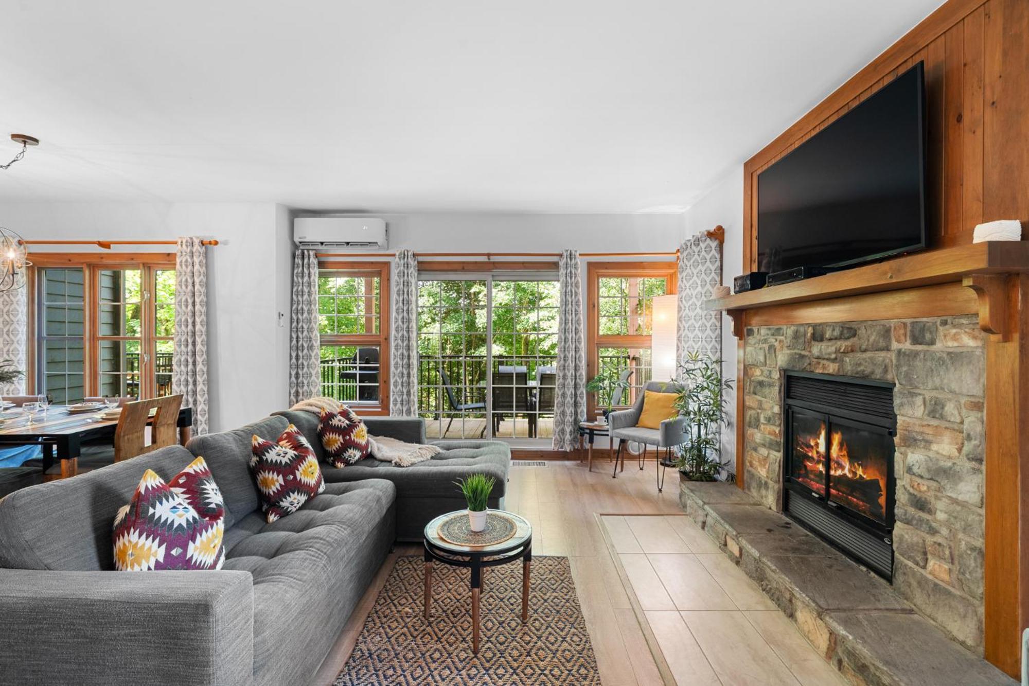 Les Falaises Tremblant - Ski Inout Condo W2Bdrs Mont-Tremblant Eksteriør billede
