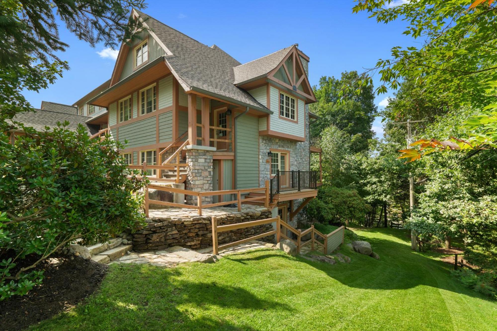 Les Falaises Tremblant - Ski Inout Condo W2Bdrs Mont-Tremblant Eksteriør billede